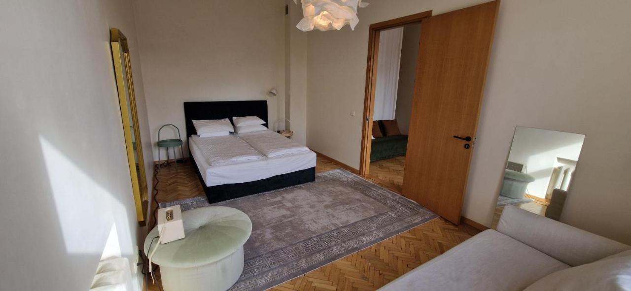 Tyzen39&38 Luxury Apartment Вилнюс Екстериор снимка